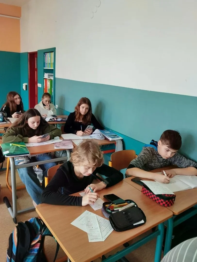 Škola v mobilu