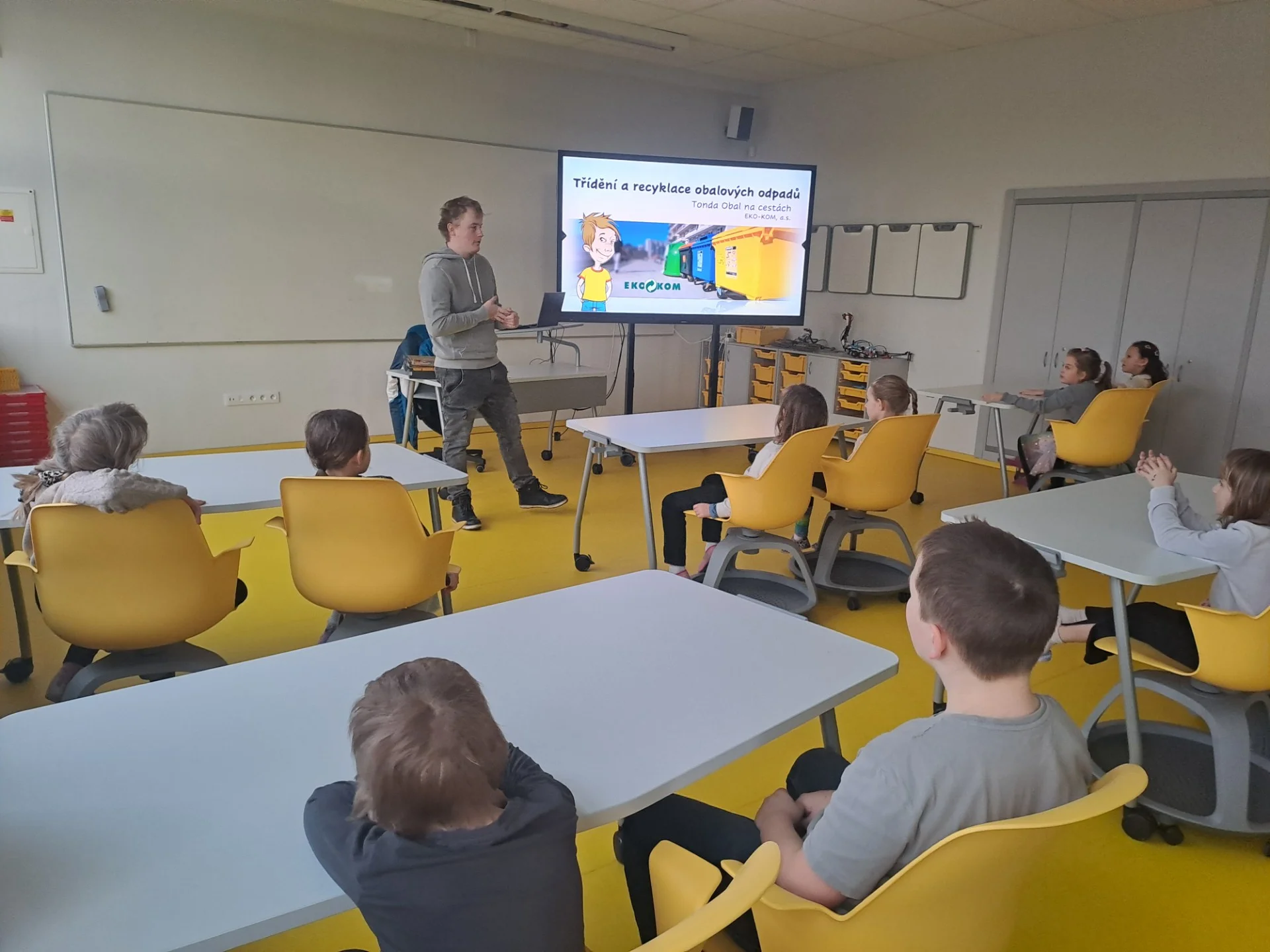 TŘÍDĚNÍ ODPADU S TONDOU OBALEM